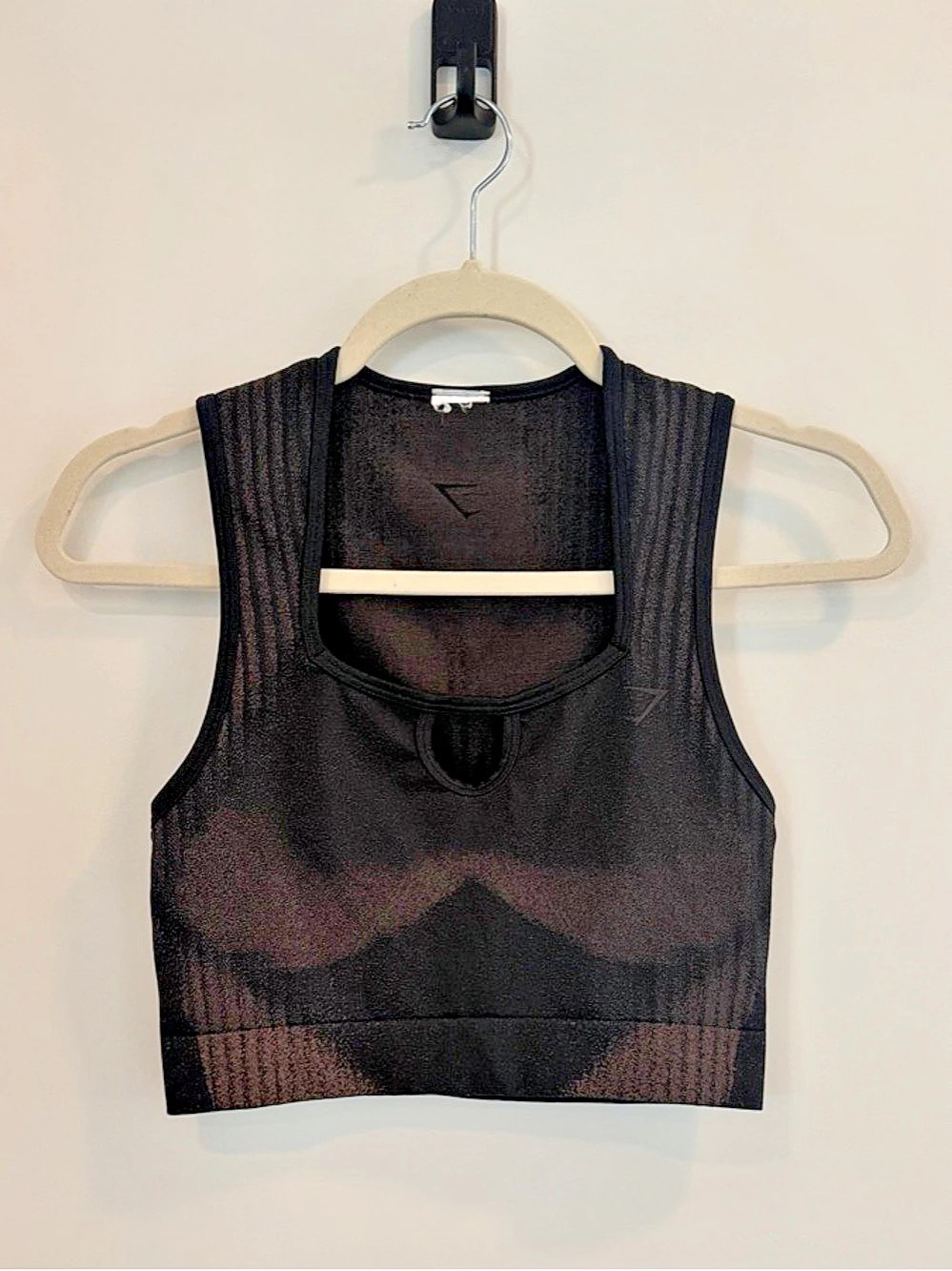 Gymshark Seamless Crop Tank in Black and Gold | Size Medium